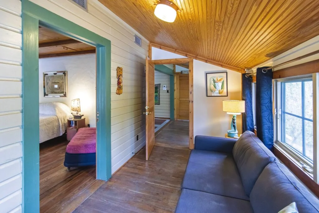 Romance Room is just across the way from the Tropical Bird room, perfect for bigger families.