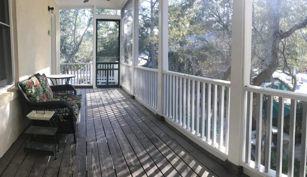 Turner has a shared porch sitting area, which over looks the Cafe courtyard area.